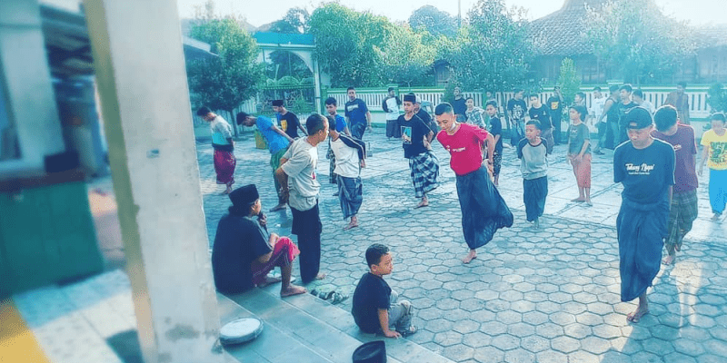 Wisuda Santri